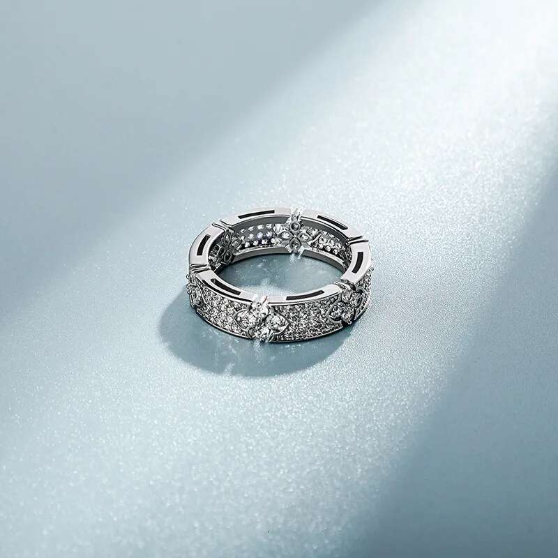 JINAO Hip Hop Iced Out Four Leaf wer Ring Full Micro Pave Bg Cubic Zirconia Round Wedding Rings for Women Men