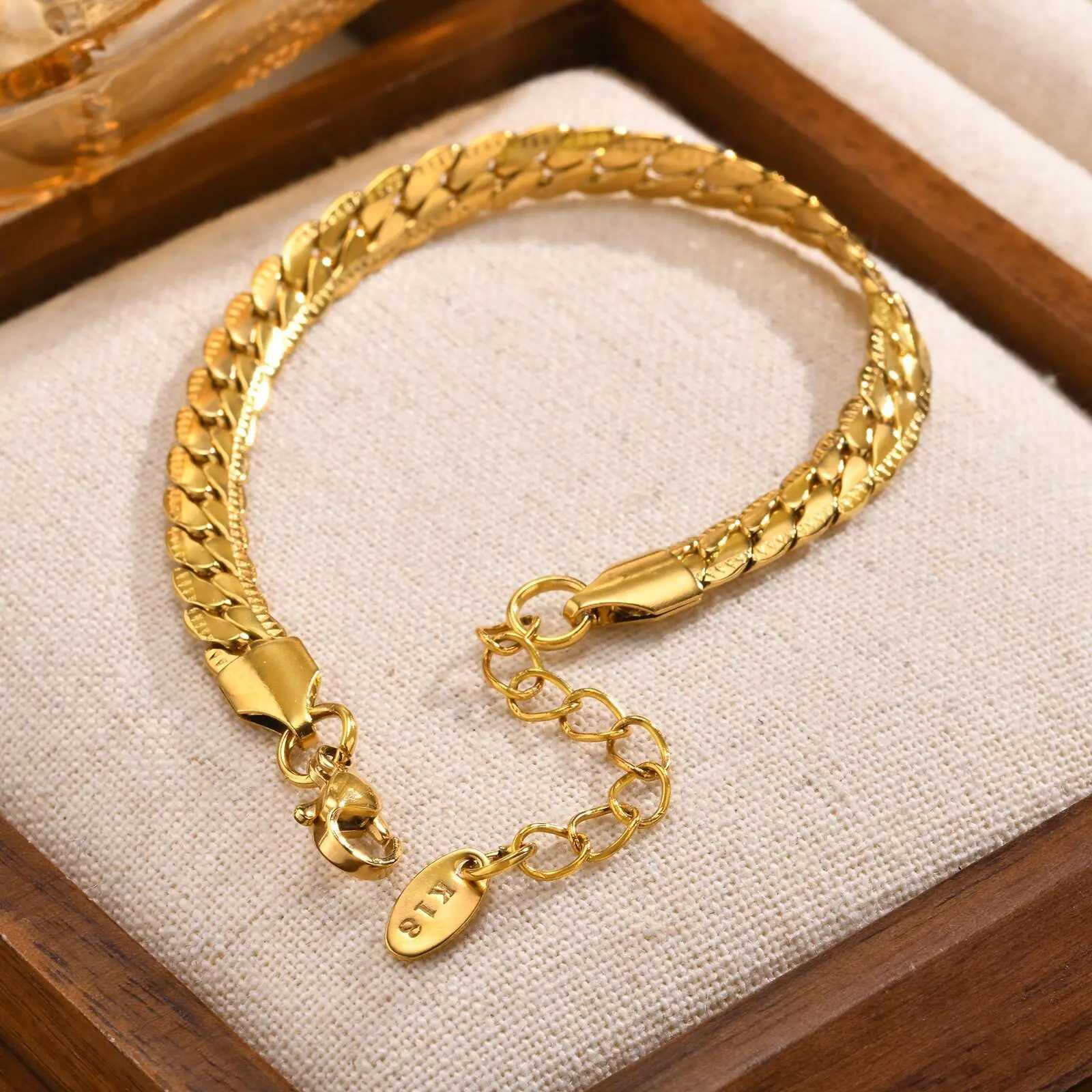 18k gold-plated Cuban chain bracelet stainless steel wrist chain bracelet stackable jewelry braceletXJ250315