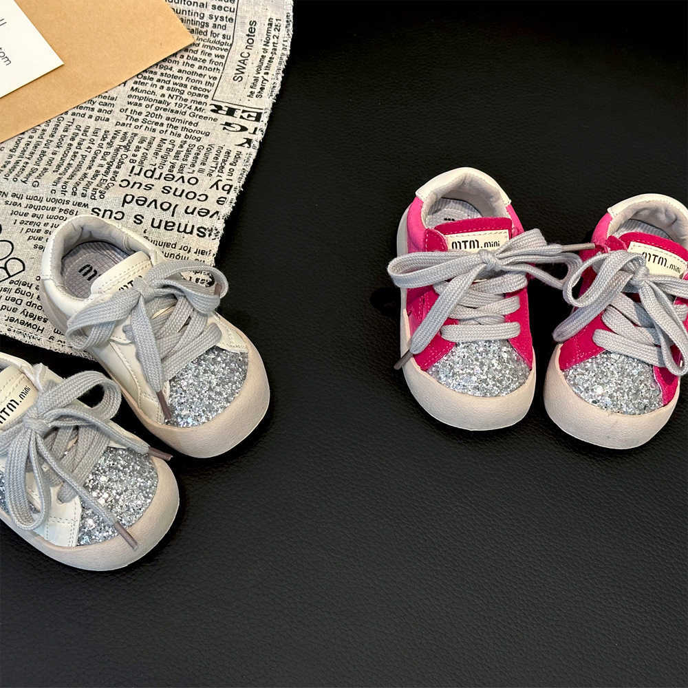 Athletic Outdoor Childrens board shoes Spring and Autumn new style girls star shoes boys sports shoes baby soft soled walking shoes 0-1-2 year old bab