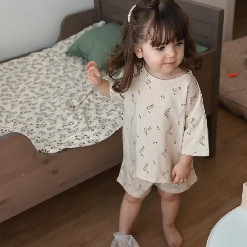 Childrens Cute Cartoon Printed Baby Pajama Set Korean Simple Neutral Summer Girls Pajama 250314