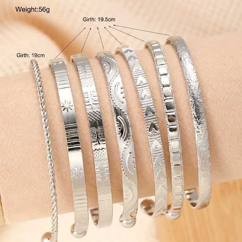 7 pieces/set Retro Elegant Diamond Heart Twisted Design Bracelet Gold Smooth Bracelet Set Female Charm Jewelry GiftXJ250315