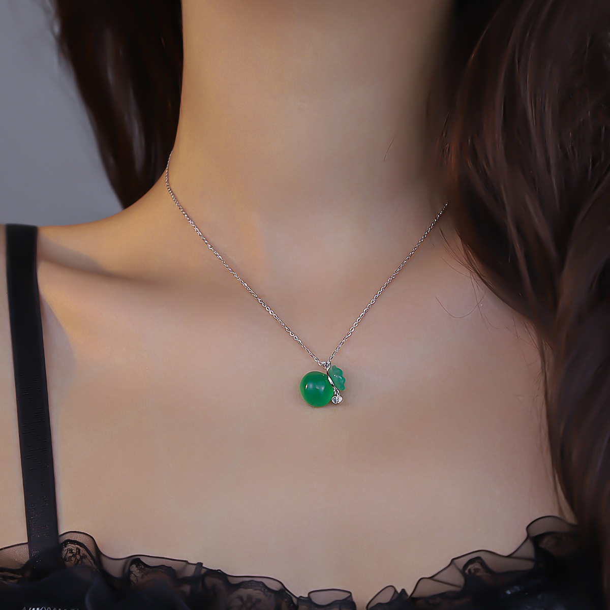 S925 Necklace Female Network Red Emerald Chalchalide Lucky Bag Zircon Small New Design Sense Sterling Silver Temperament Necklace