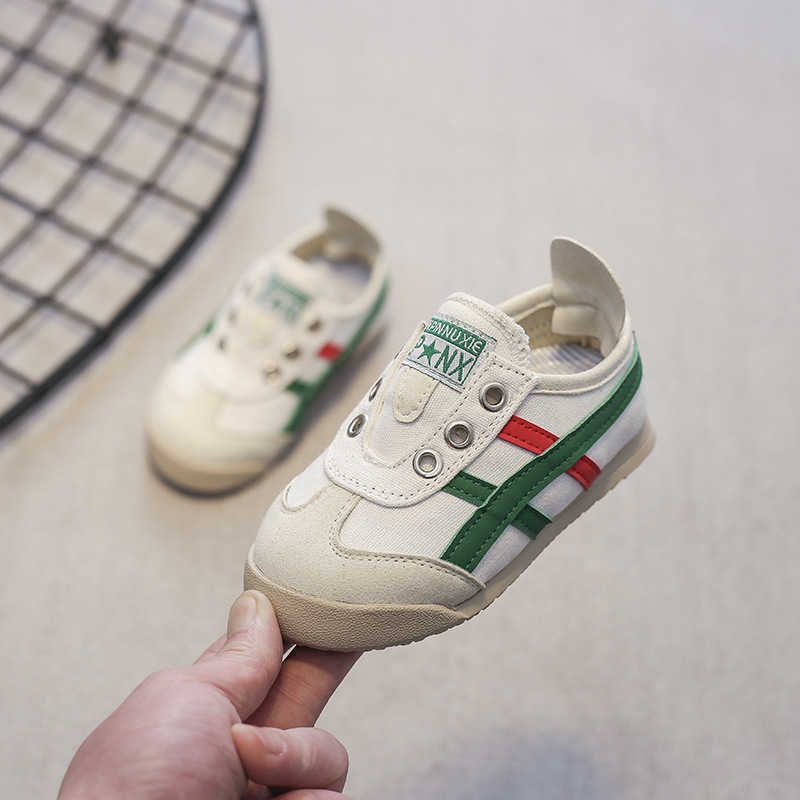 Athletic Outdoor 2025 new fashionable girls white shoes with soft soles breathable childrens canvas shoes boys trendy baby casual board shoesY250314Z6