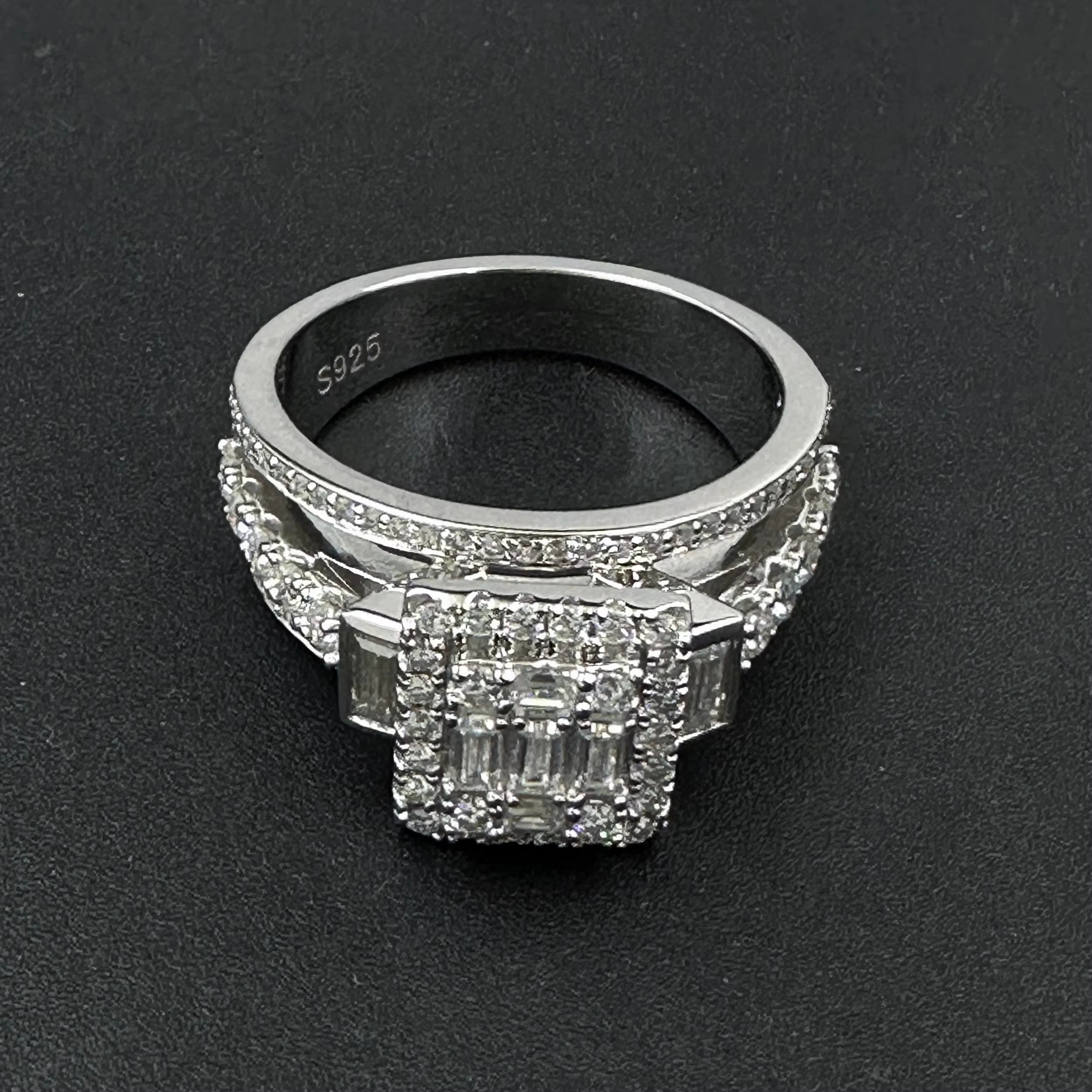 High Quality Custom 925 Sterling Silver Engagement Ring Baguette Cut Moissanite Gold Plated Finger Ring for Women Fine Jewelry