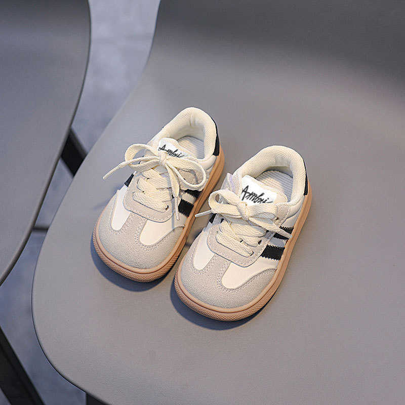 Athletic Outdoor Korean version childrens sports Spring and Autumn boys anti slip soft soled casual board Girls white Baby shoes C260130
