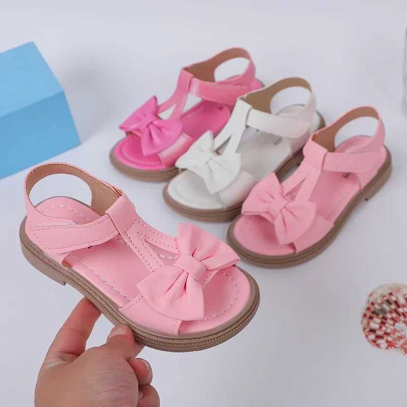 2024 Girls Sandals Butterfly Bow T-Strap Style Soft Summer New Simple Childrens Sandals Princess Anti slip Open Toe Childrens Shoes Hook and LoopT2503