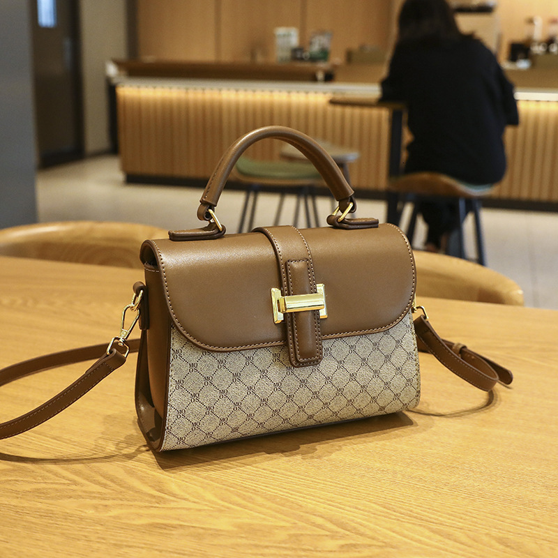 Korean Version Handbag 2024 New Fashionable And Versatile High Appearance Commuting Shoulder Crossbody For Women Small Square Bag