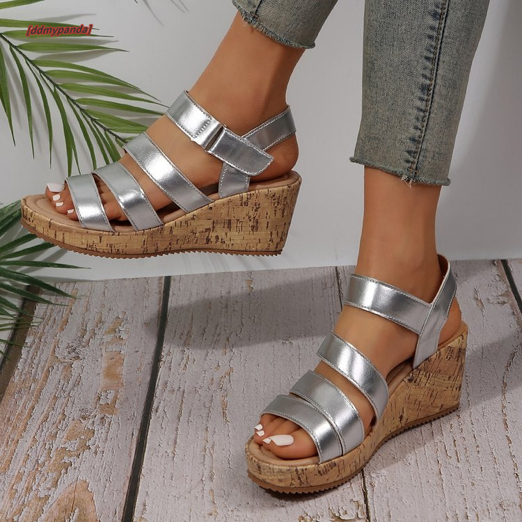 Large wedge for women in the summer of 2025, featuring a straight buckle strap and rubber heel, fashionable thick soled sandals ddmypanda