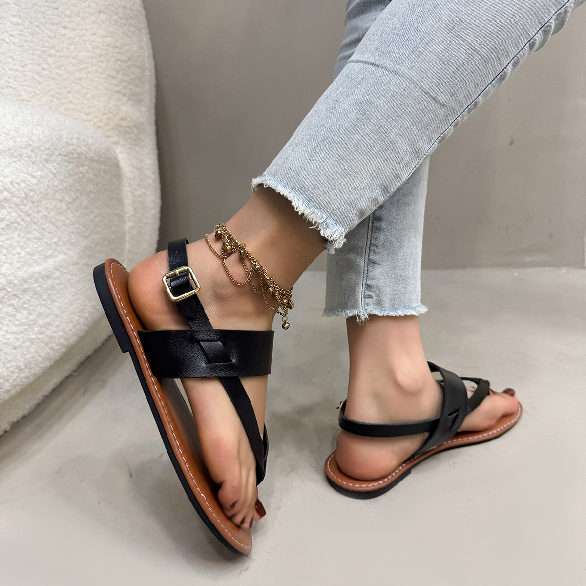 Stylish Ladies' Flats with Breathable Design
