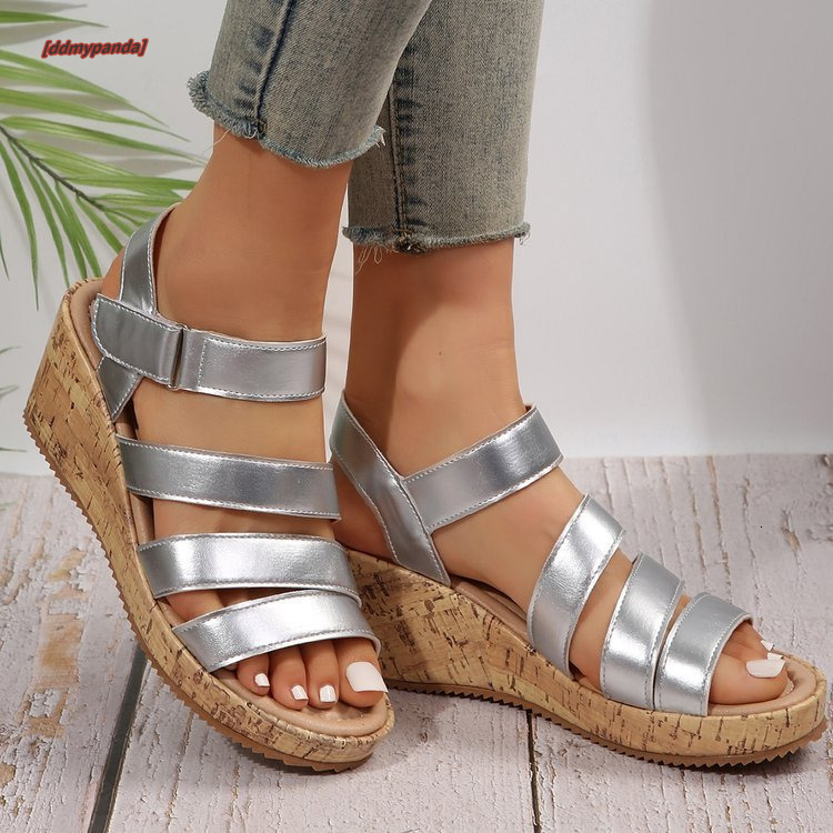 Large wedge for women in the summer of 2025, featuring a straight buckle strap and rubber heel, fashionable thick soled sandals ddmypanda