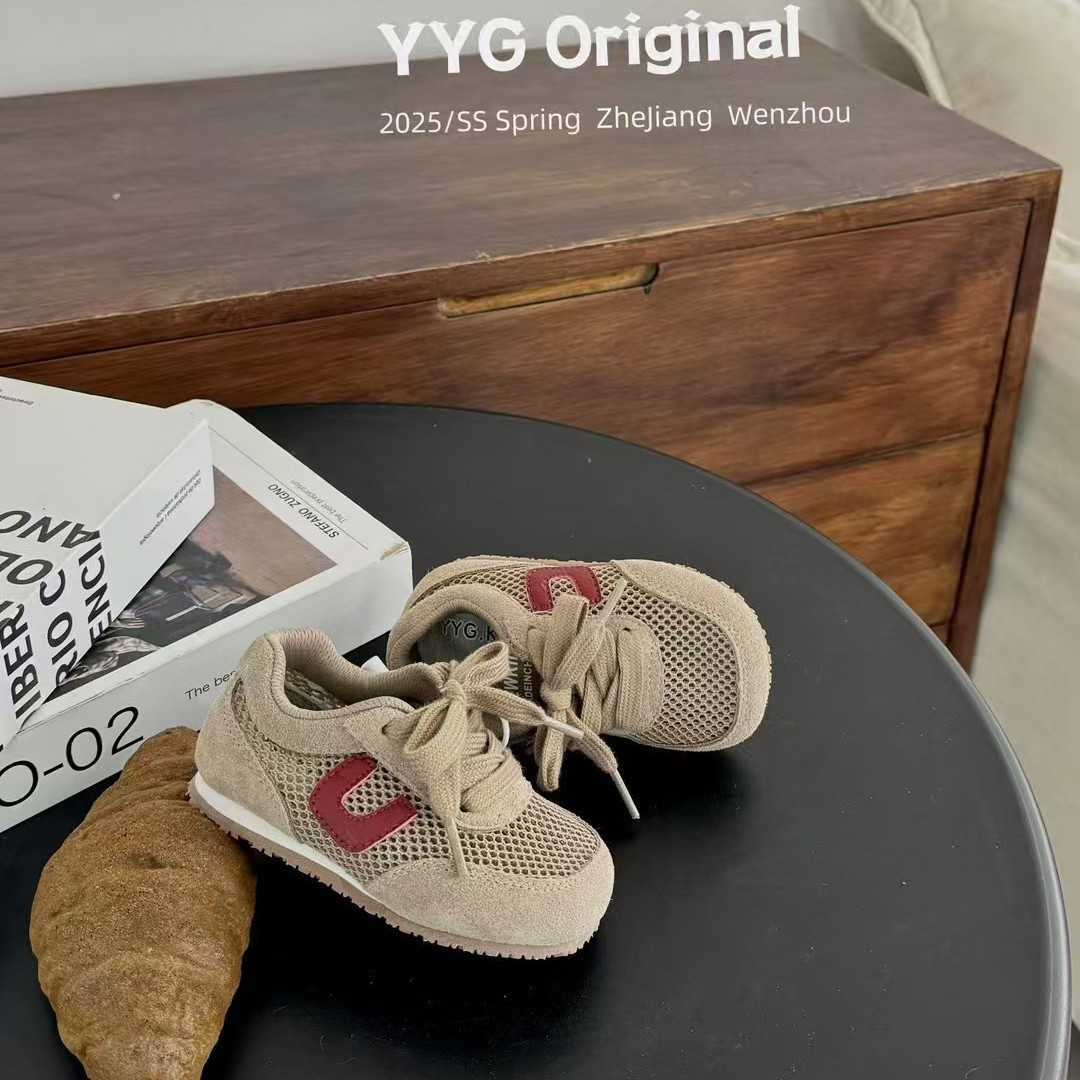 Athletic Outdoor Childrens 2025 summer new casual sandals for boys and girls stylish baby soft soled board shoes with mesh surface C260130