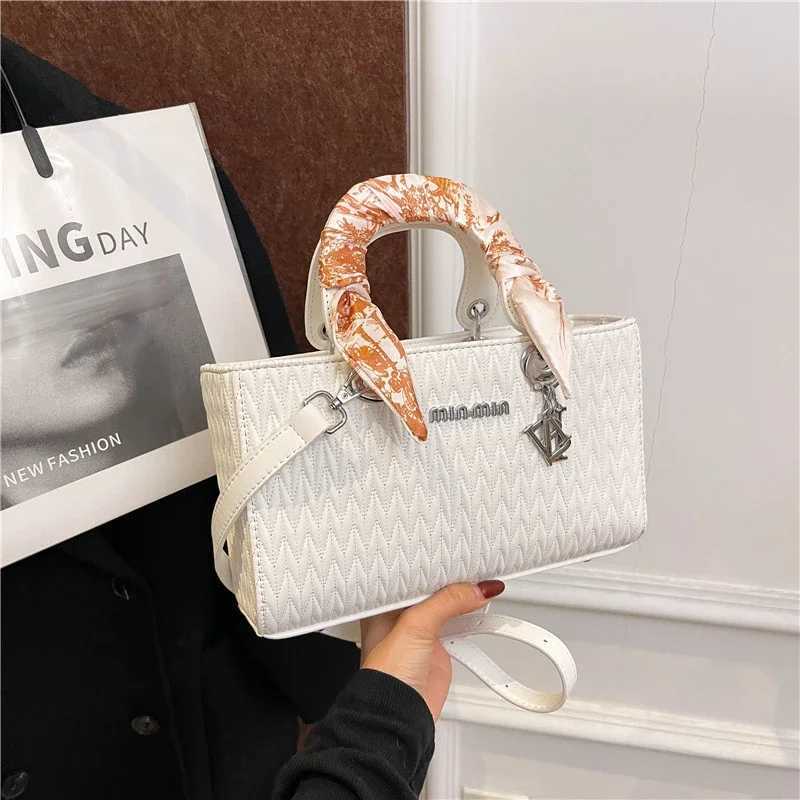 High quality womens chain strap cross body bag womens zipper bag casual travel shoulder bag fashionable design handbag Y250315