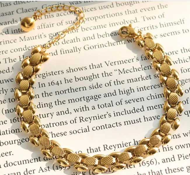 Titanium with 18K Gold Band Chunky Bracelet Womens Jewelry Party T Show Runway Chic Dress Jan Korean FashionXJ250315