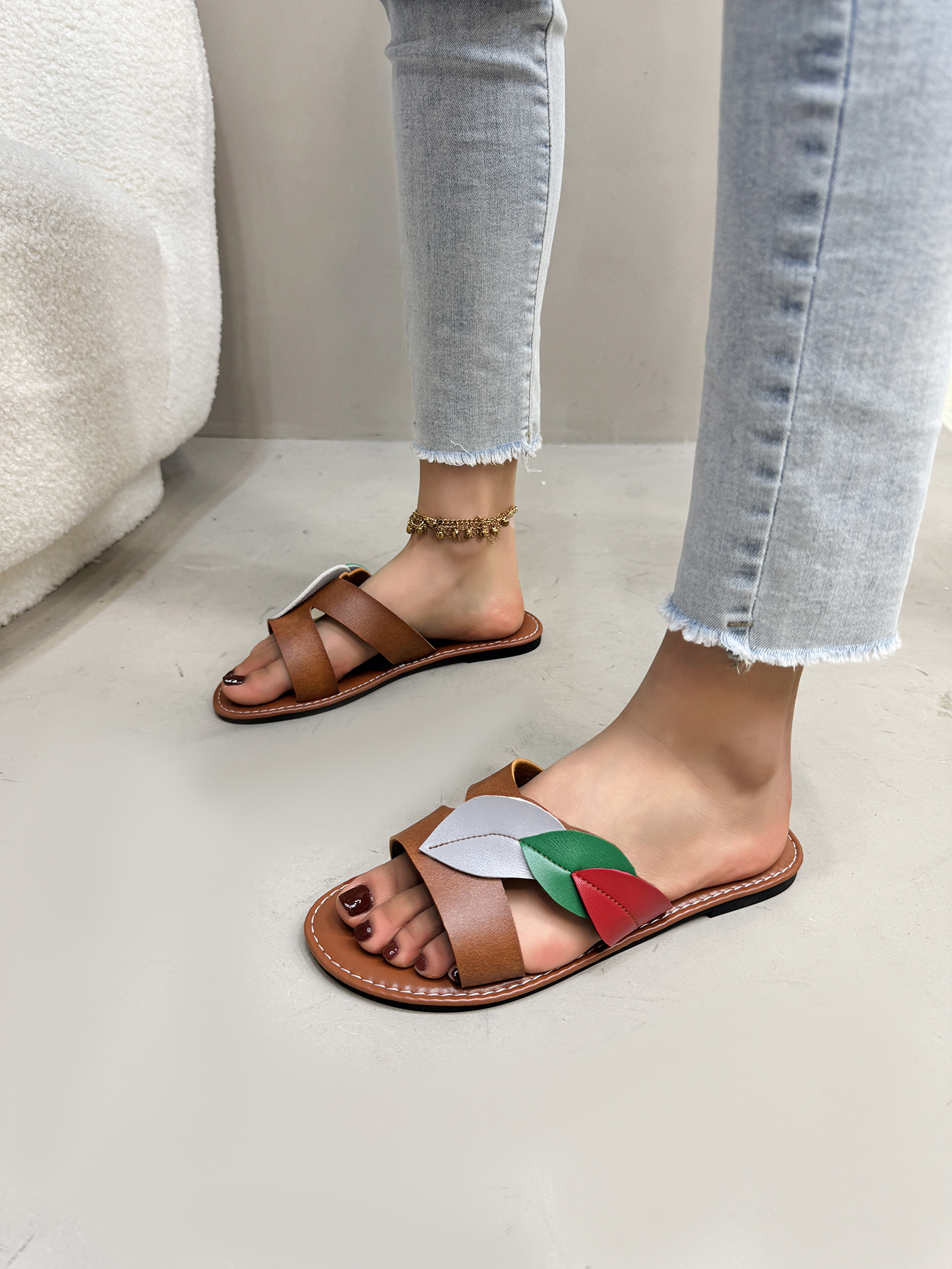 Stylish Women's Flats - Breathable Open-Toe Sandals Perfect for Warm Weather