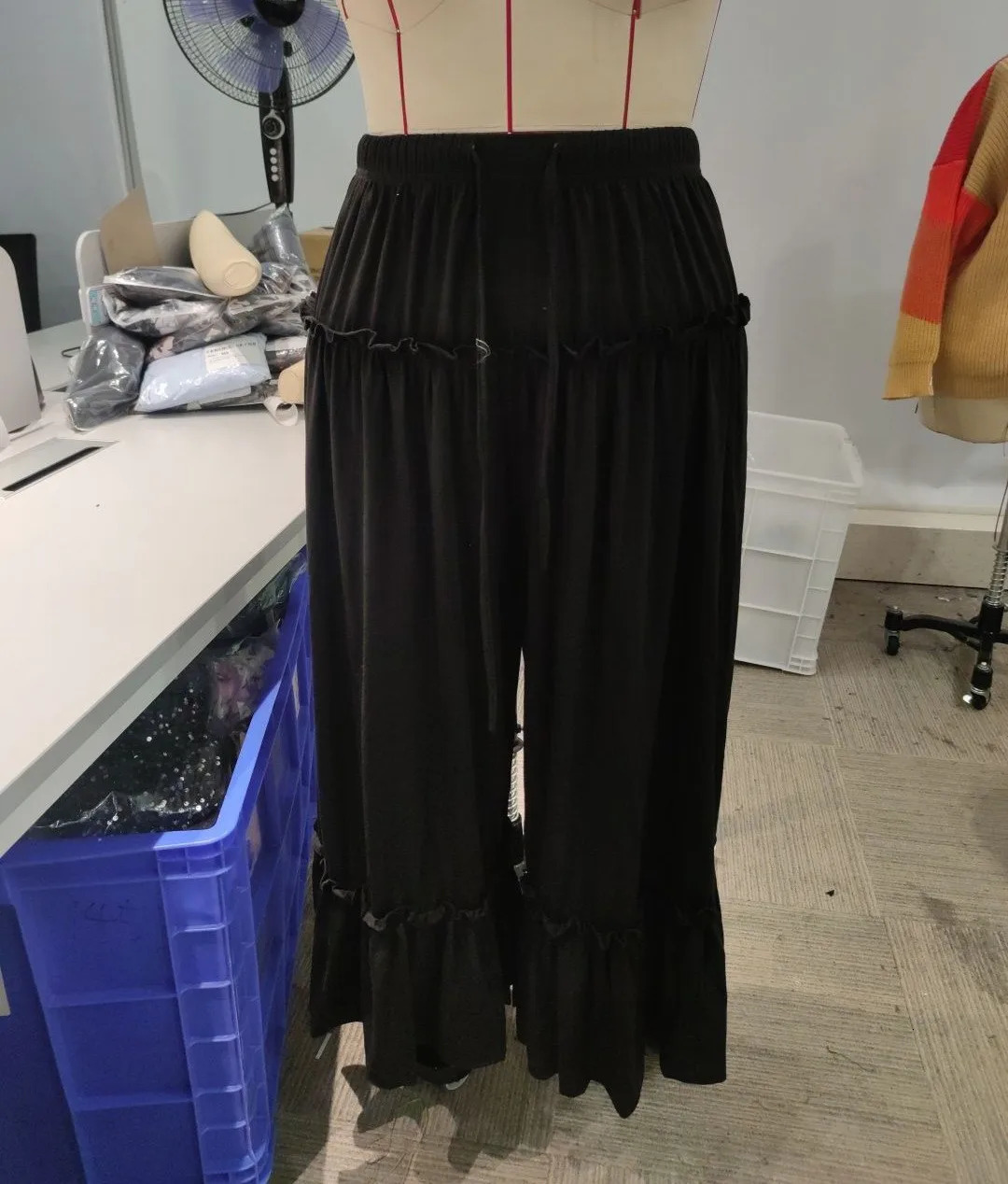 Solid color high waisted casual pants thin and wide legged suitable for women 250312