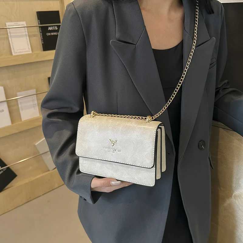 2025 Elegant Chain Cross Bag - French Fashion Convertible Shoulder Bag Suitable for Women Valentines Day Gifts and Daily Necessities Y250315
