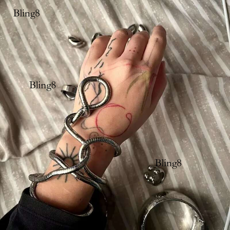 Men and Women Punk Hip-hop Style Snake Necklace Collarbone Bracelet Personalised Twistable Adjustable Snakebone Chain