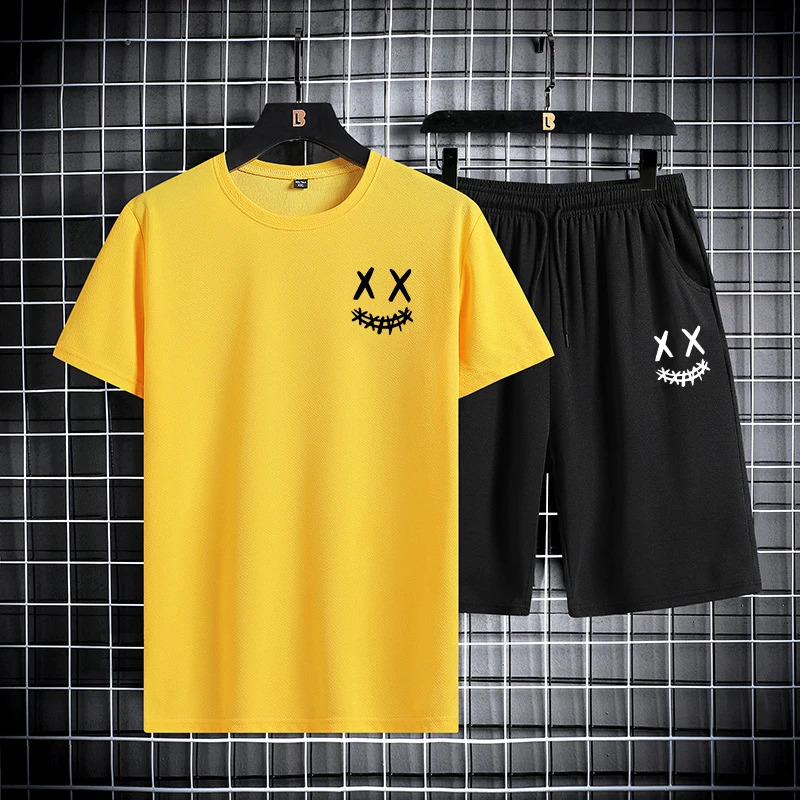 Smiling face mens summer sports suit round neck short sleeved T-shirt five quarter shorts slim fit fashion two-piece set 250310
