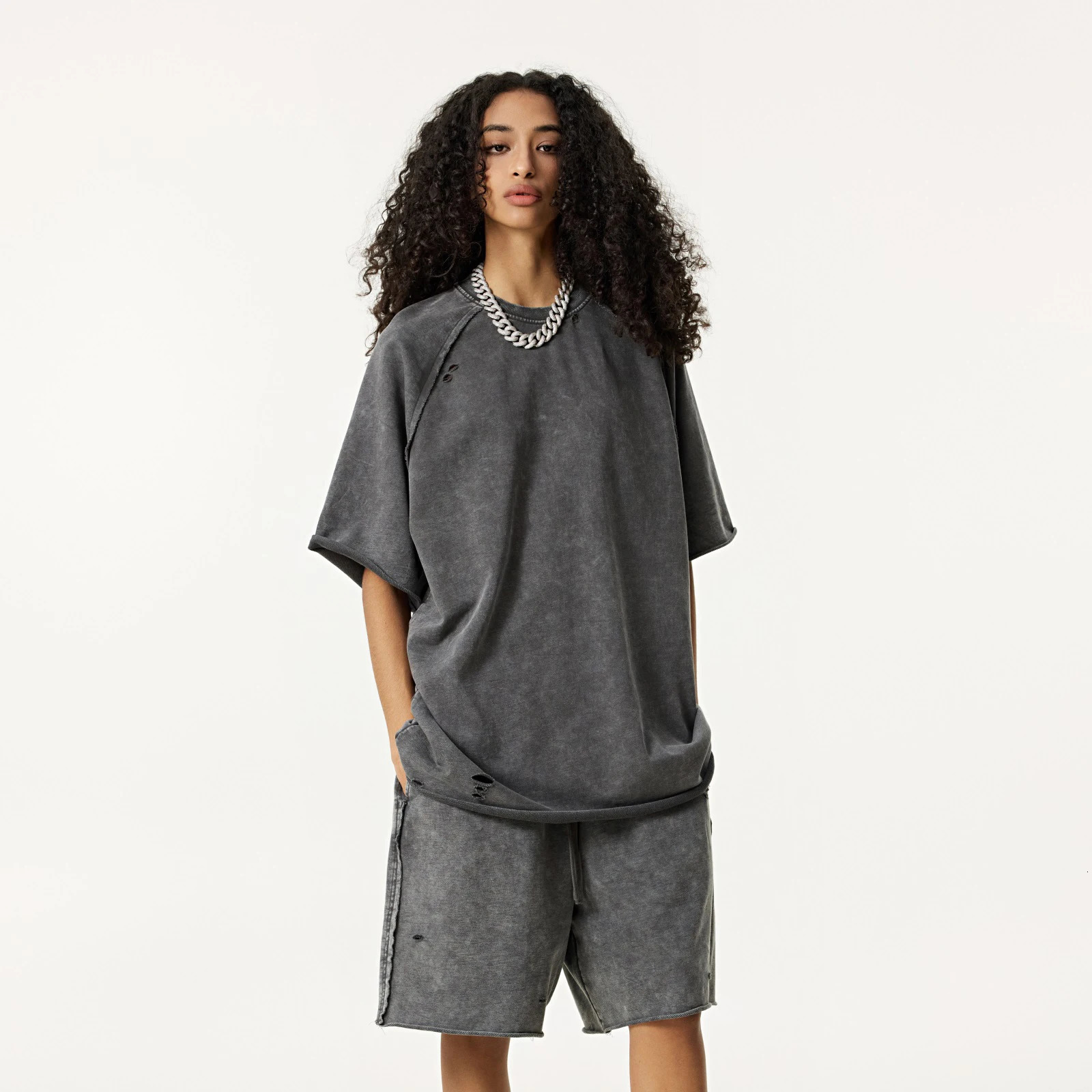 American Washed Worn Streetwear Hip Hop Wax Printing Tshirt Broken Edges Oversized Short Sleeved Mens Hole Cotton 250312