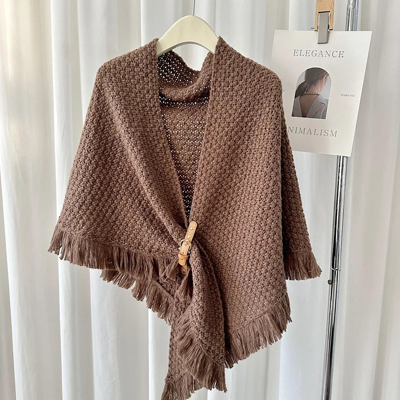 Autumn and winter warm leather buckle cape knitted cape Korean version of the fashion triangle network red buckle scarf 250314