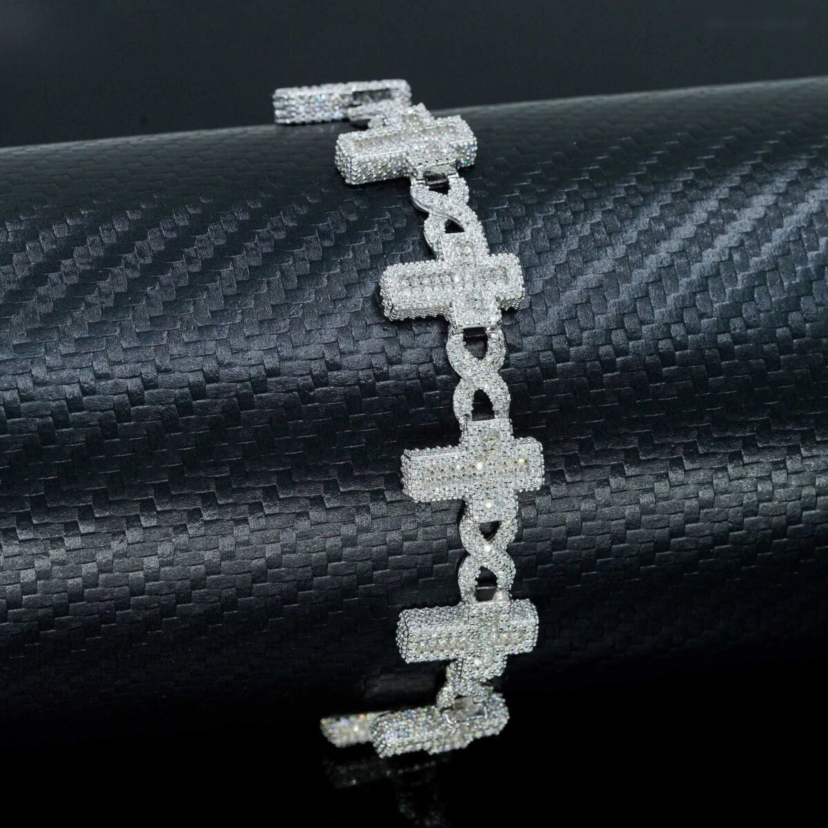 DE Fancy Dazzg Moissanite Fashion Fine Jewelry Striking Brilliance Sterg Sier 16mm Cross Charm Chain Necklace