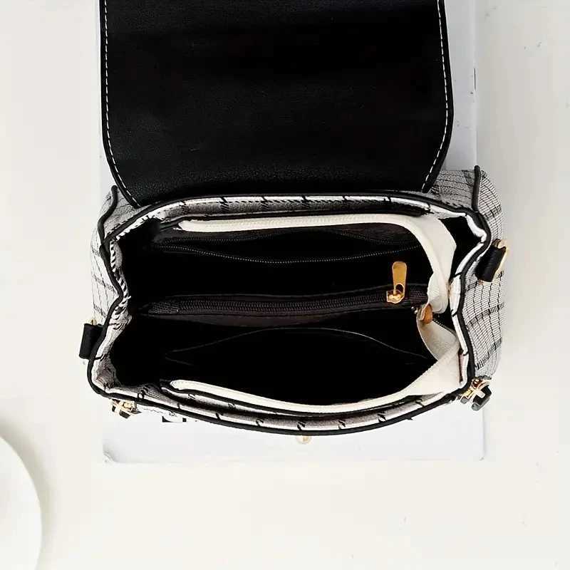 Womens Fashion Flip Shoulder Bag PU Leather Cross Body Bag Simple Graphic Designer Messenger Bag Small Wallet and Handbag Y250315