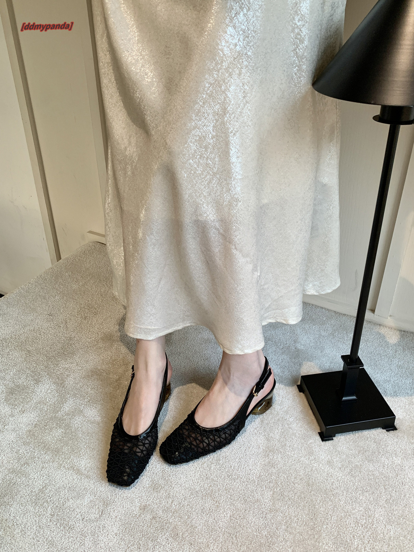 Uniquely designed woven toe cap sandals spring 2025, with a minimalist mesh and thick heels for women ddmypanda