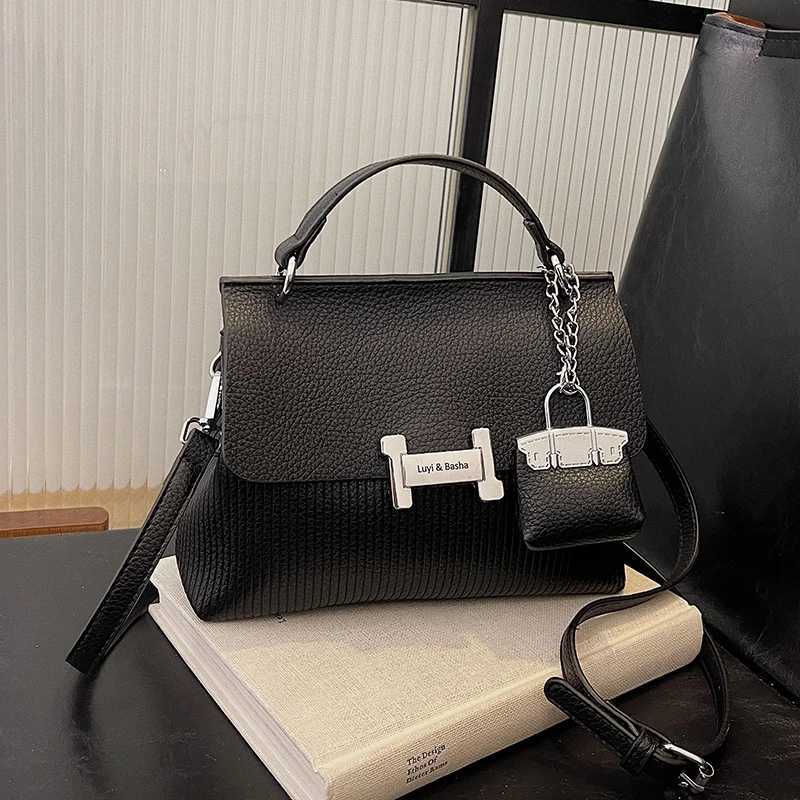 High-End Leather Shopper Bag For Women - Elegant Retro Tote With Letter Large Capacity Design Y250315