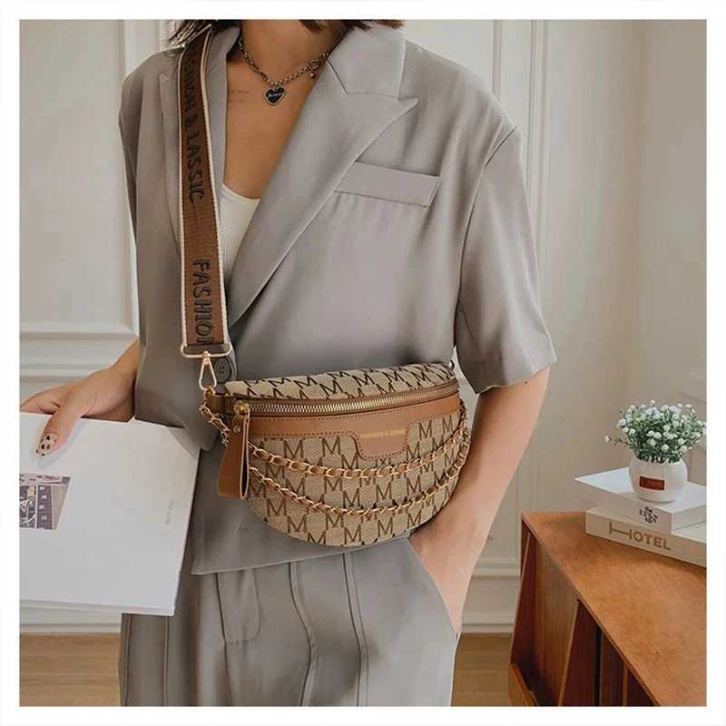 Fashionable Pattern Fanny Packs for Women Fashionable Letter Printed Chain Waist Bag Womens Waist Bag Wide Shoulder Strap Cross Body Bag Y250315