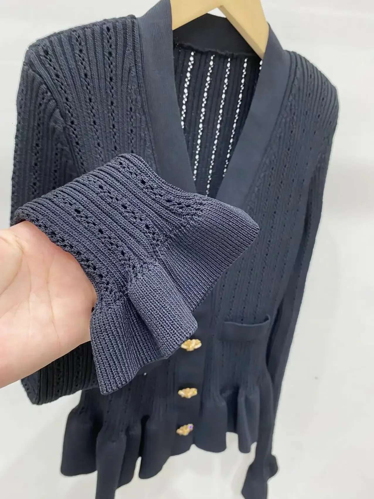 Women's Black Knitted Long-Sleeved Cardigan V-Neck Slim Fit Classic Design Ladies Tops