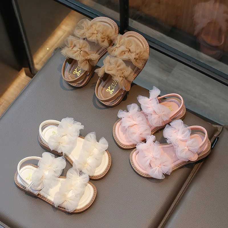 Girls Sandals Summer New Childrens Princess Shoulder Strap Dress Sandals Fashion Open Toe Lace Bow Childrens Flat Shoes Wedding PartyT250315
