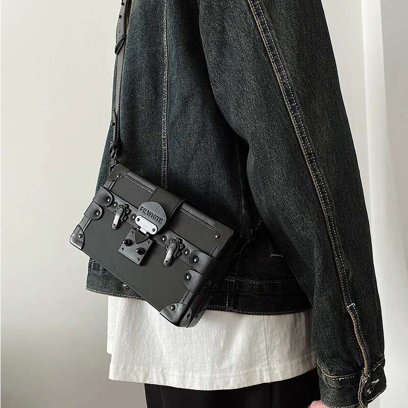 2025 new lock box shaped designer fashionable men's small square shoulder sloping Pu leather phone bag unisex wallet2