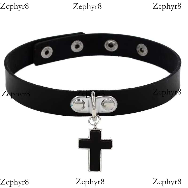2025 New model Women Men Cool Punk Gothic Goth Spike Heart Shape Biker Choker PU Leather Collar Studded Rock Necklace