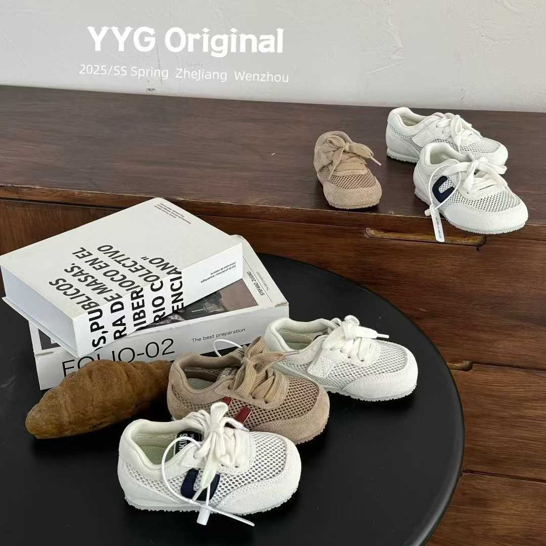 Athletic Outdoor Childrens 2025 summer new casual sandals for boys and girls stylish baby soft soled board shoes with mesh surface C260130