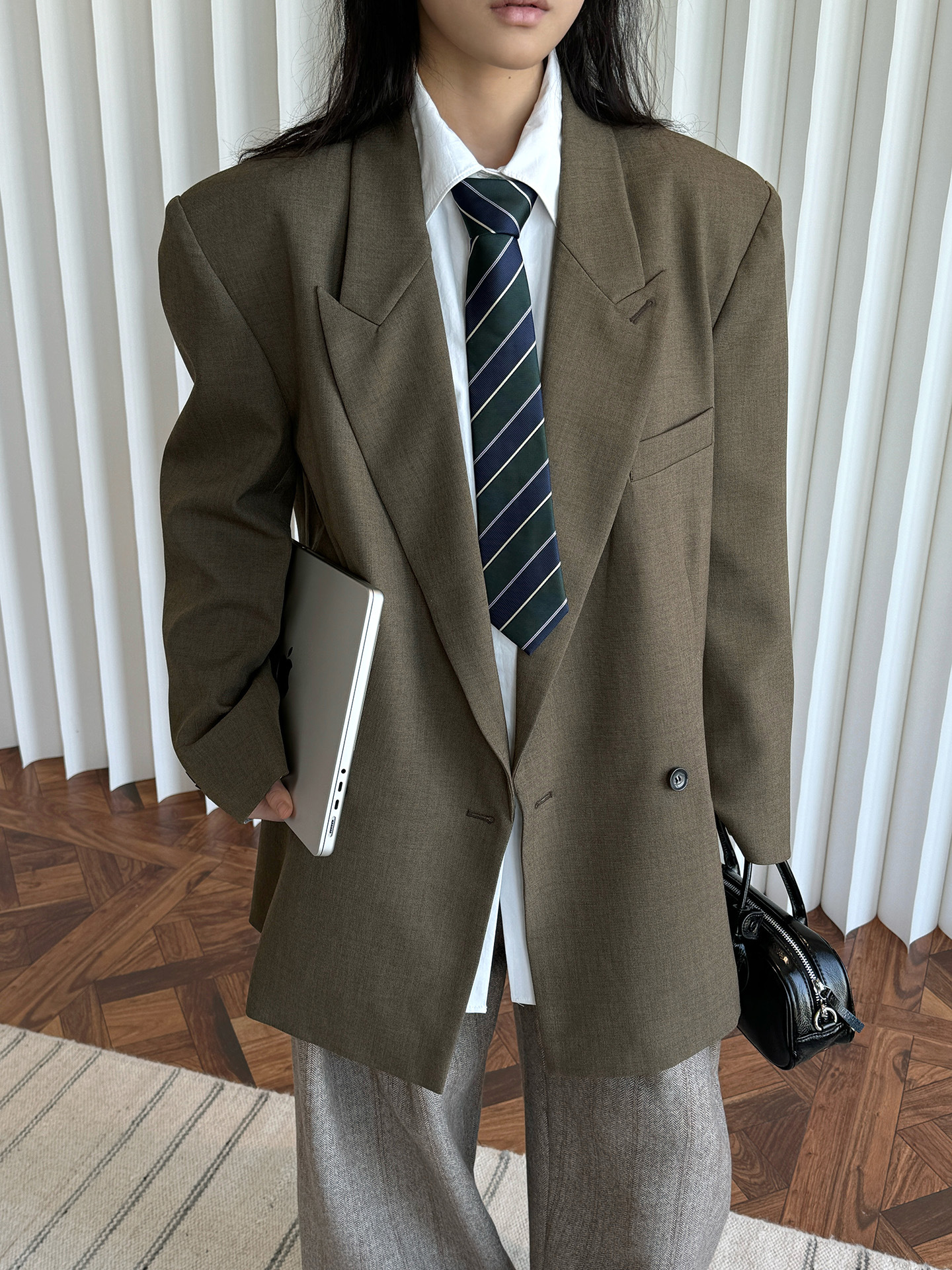 M313High-Intelligence Women's Slim Fit Suit - Wide Shoulder Gun Lapel Loose Jacket