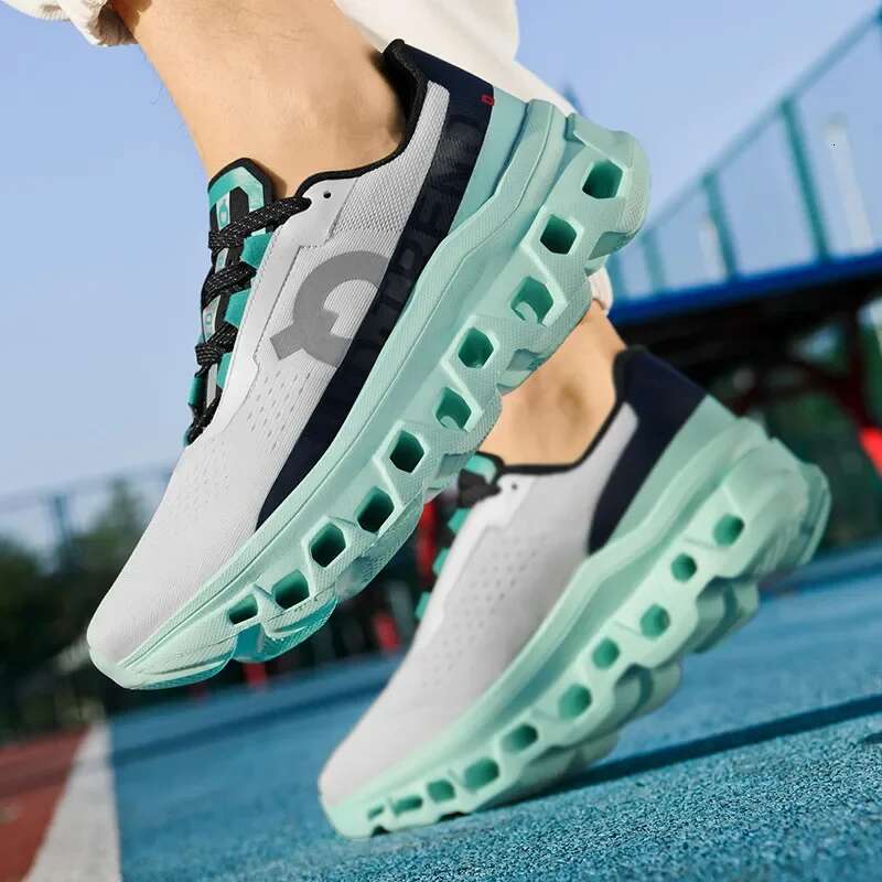 Men's and women's marathon breathable mesh walking ultra-light outdoo r running casua l sports tennis shoes