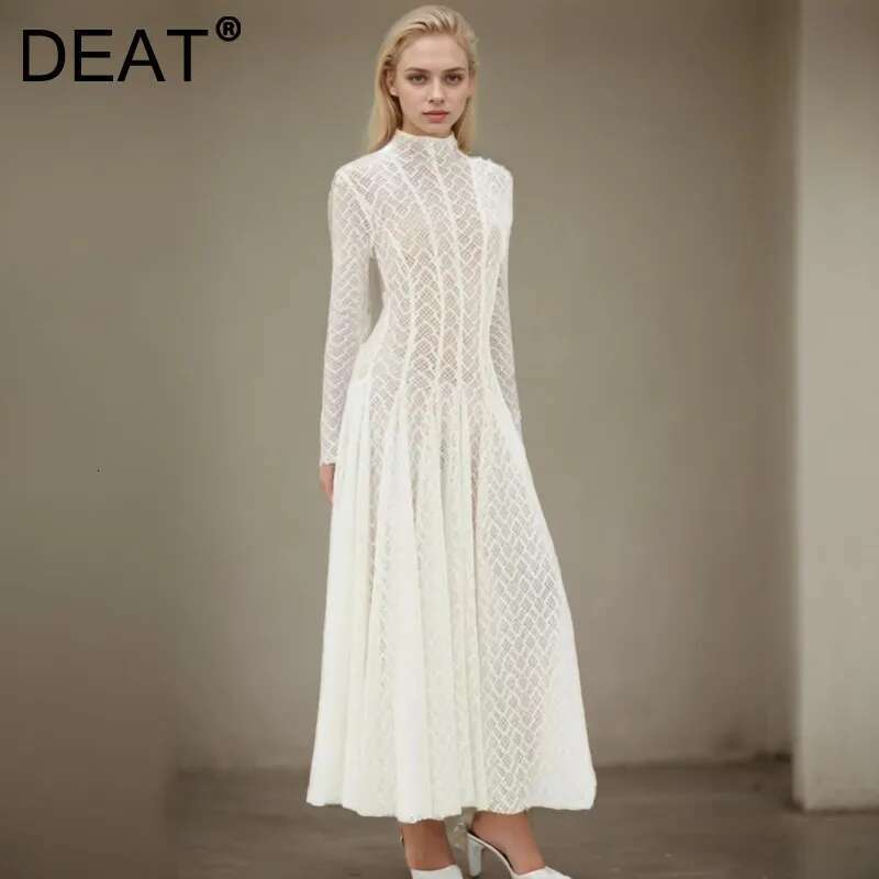 DEAT Fashion Lace Dress Women's Round Neck Hollow Out Slim Long Sleeve Retrac Waist Big Swing Dresses New 7Ab8070
