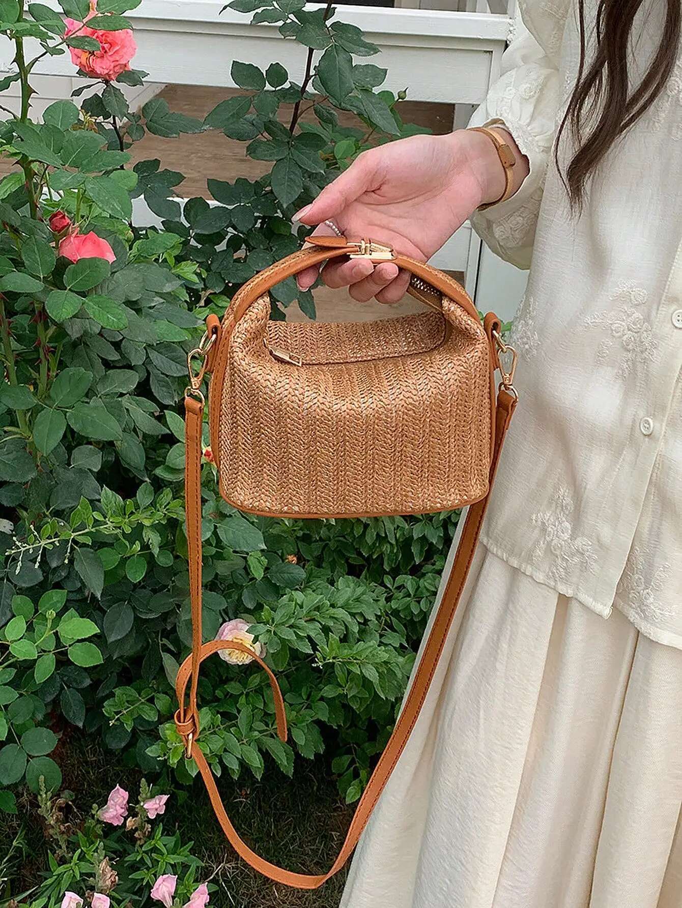 2024 Summer New Grass Weaving Small Casual Women's Handheld One Shoulder Crossbody Bag