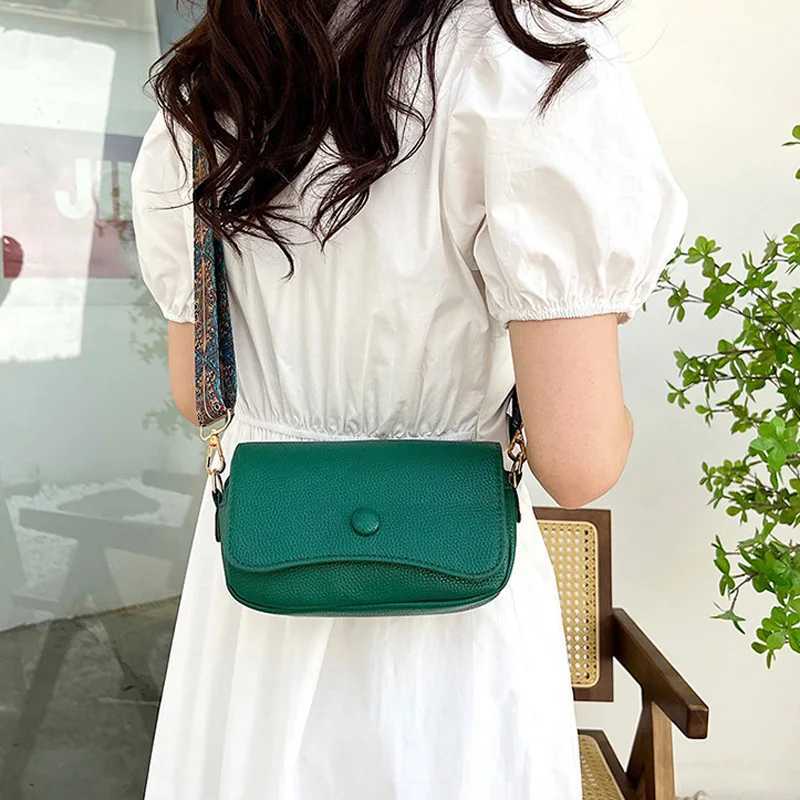 Comfortable PU leather wide shoulder strap cross body bag casual flip up womens shoulder bag used for gifts designer handbags and wallets Y250315