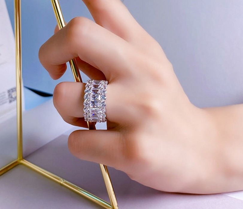 2025 Sparkling Luxury Jewelry Wedding Rings 925 Sterling Silver Fill Princess Cut White 5A Cubic Zircon CZ Diamond Gemstones Party Eternity Women Band