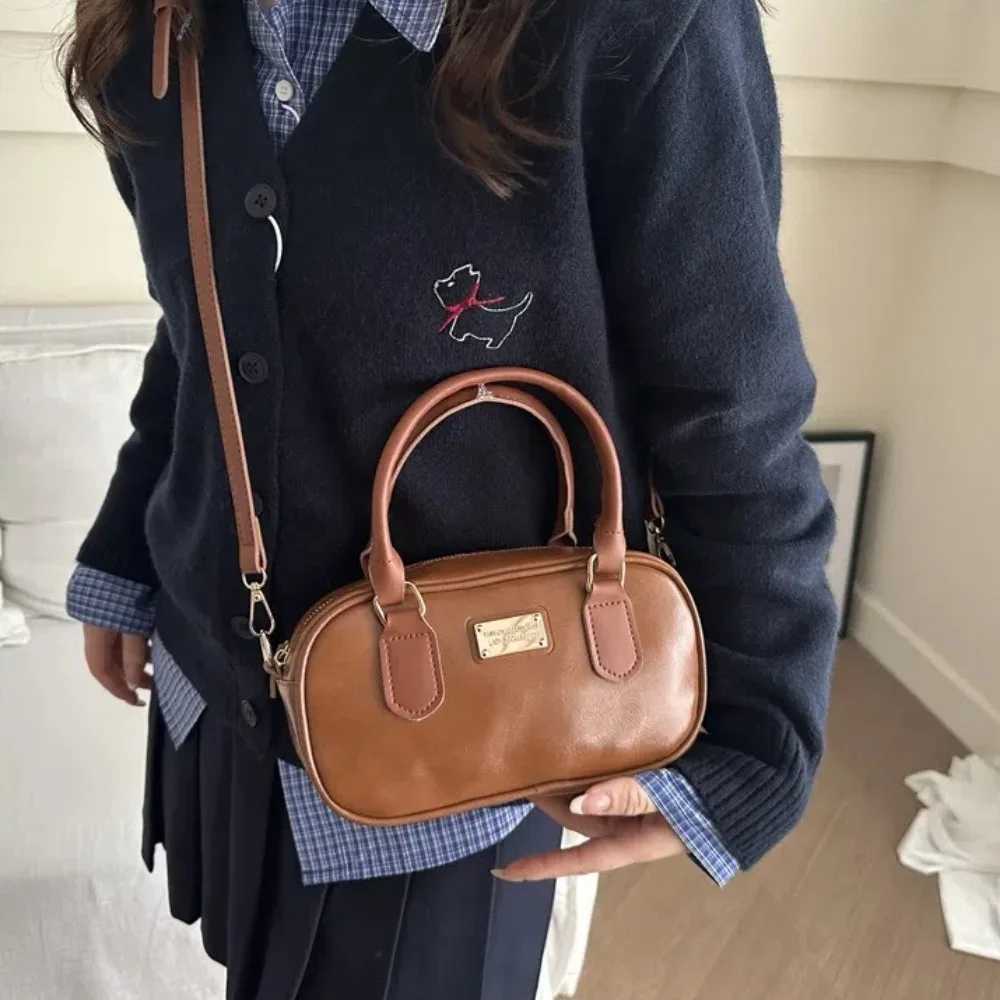 Pu solid color zipper casual shoulder bag large capacity cross body bag Versatile sewing thread womens handbag Y250315
