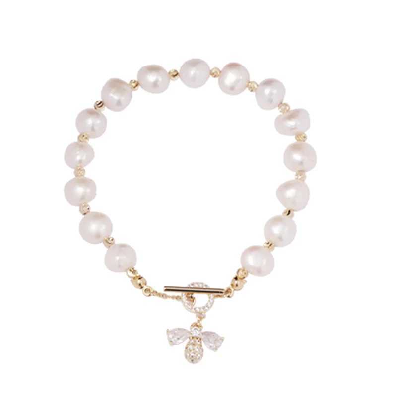 2021 Elegant Baroque Natural Pearl String Bracelet Womens Luxury Zircon Bee Pendant Bracelet Fashion Girl Sweet JewelryXJ250315