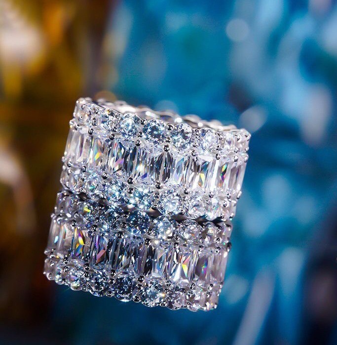 2025 Sparkling Luxury Jewelry Wedding Rings 925 Sterling Silver Fill Princess Cut White 5A Cubic Zircon CZ Diamond Gemstones Party Eternity Women Band