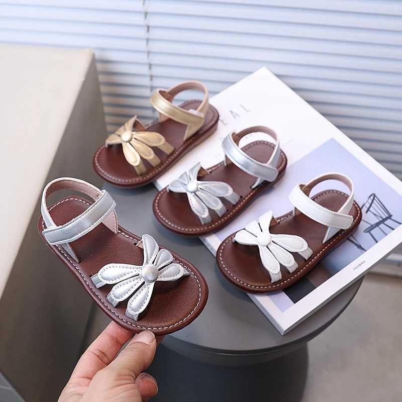 Preschool girl sandals hollow solid color flower Pu leather childrens slider open toe light sweet hook loop summer childrens shoesT250315
