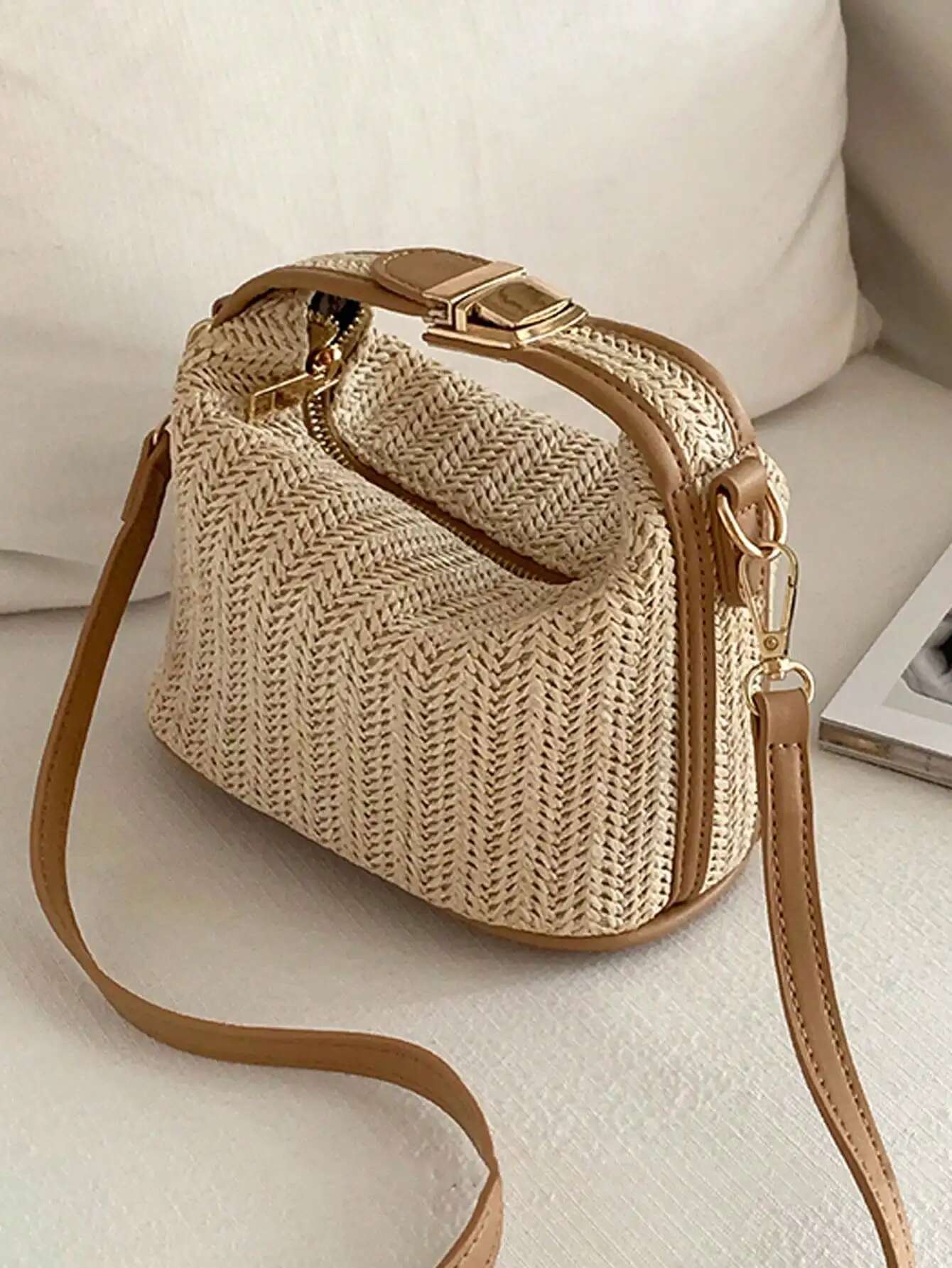 2024 Summer New Grass Weaving Small Casual Women's Handheld One Shoulder Crossbody Bag