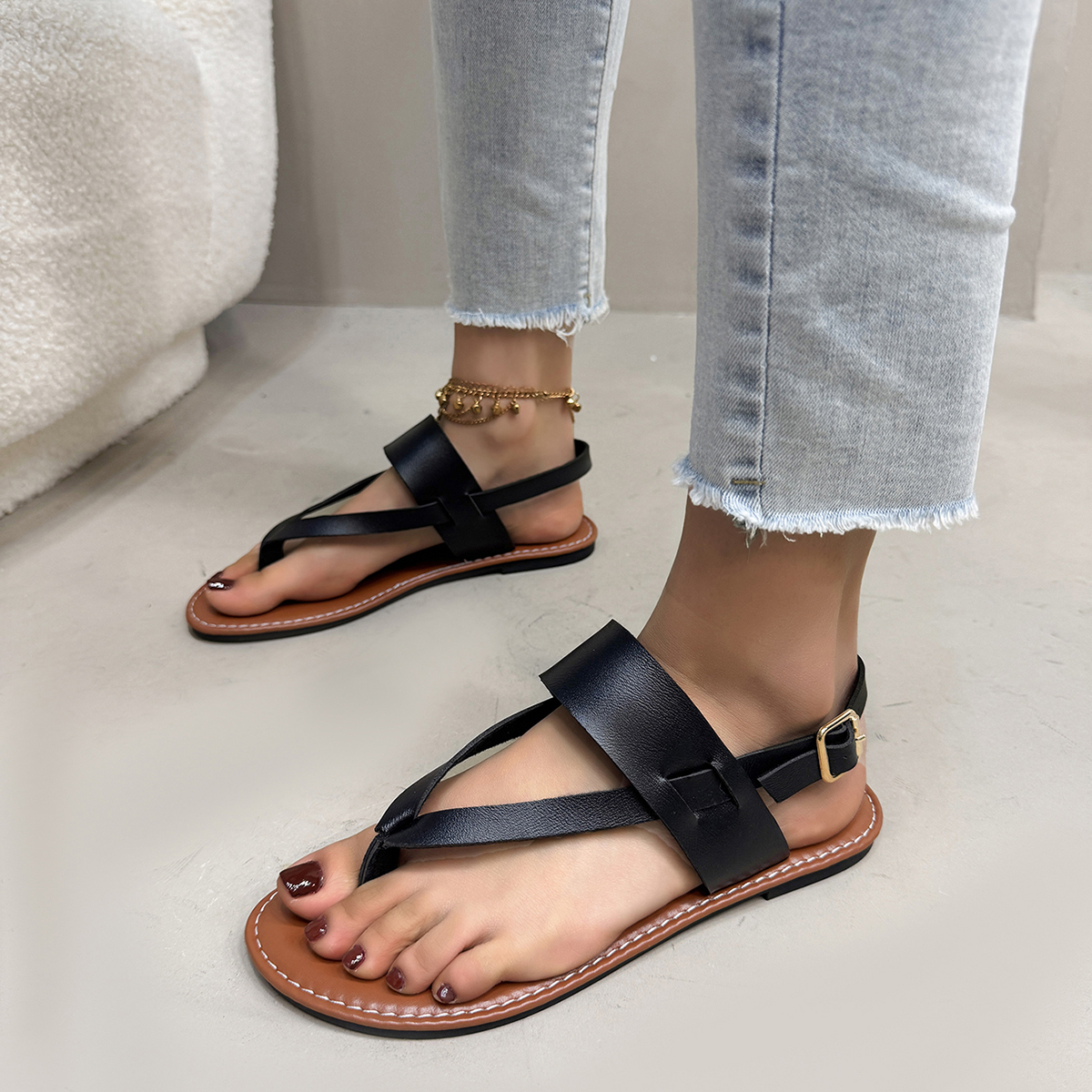 Stylish Ladies' Flats with Breathable Design