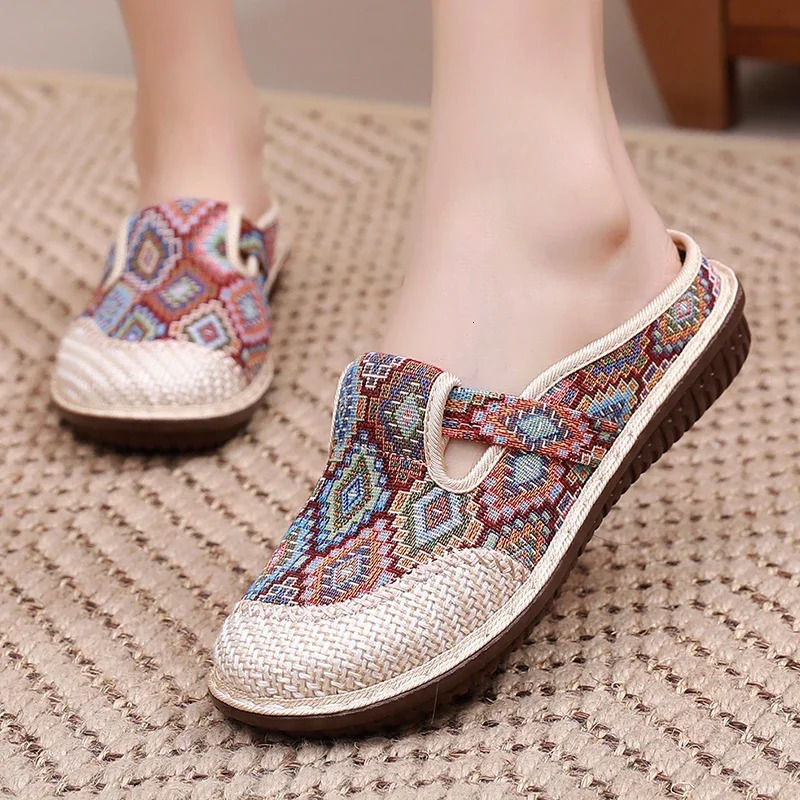Womens Non-slip Cloth Shoes Summer Breathable Linen Sandals and Slippers Womens Outerwear Soft Bottom Baotou Slippers 250327