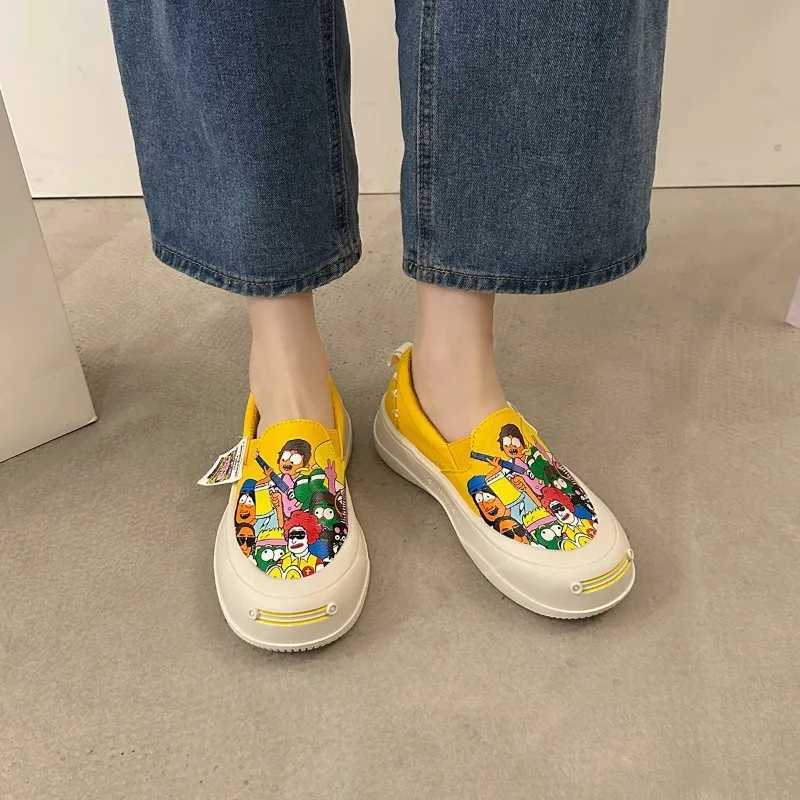 Women Platform Vulcanized Shoes 2024 New Woman Thick Sole Canvas Loafers Fashion Graffiti Sneakers Outdoor Flats Sports Shoes Y250315