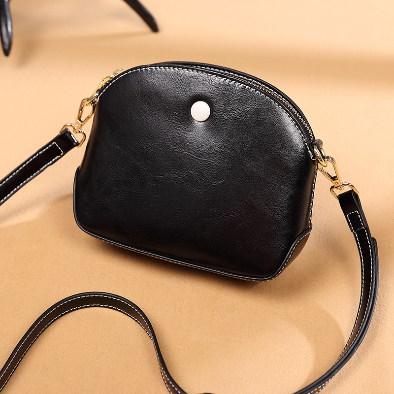 2024 Spring/Summer New Niche Phone Fashionable, Versatile, Simple, Portable, Single Shoulder, Crossbody Bag, Casual Oil Wax Leather Bag
