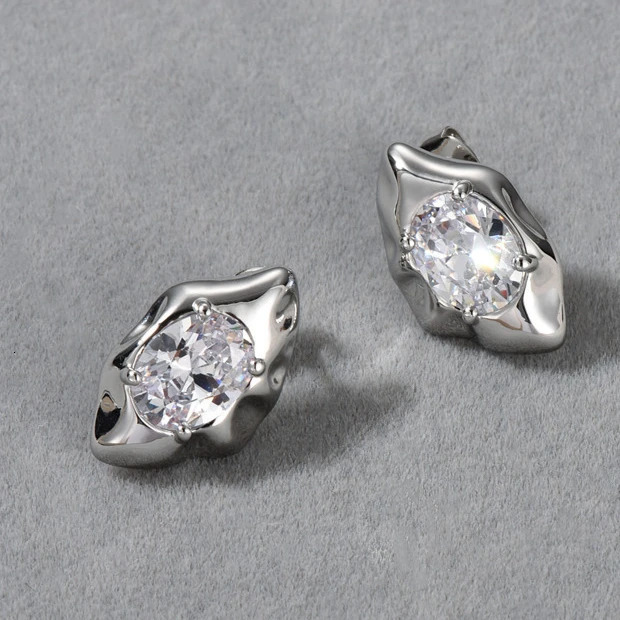 Europe America Gold and Silver Oval Irregular Diamond Earrings Womens Simple Fashion Jewelry Trend 250314